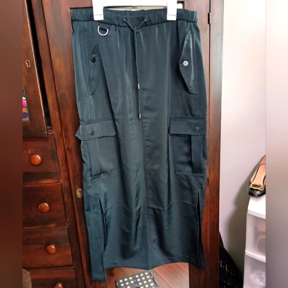 JOIE Midi Cargo Skirt Satin Black Size 6 Pockets Side Slit